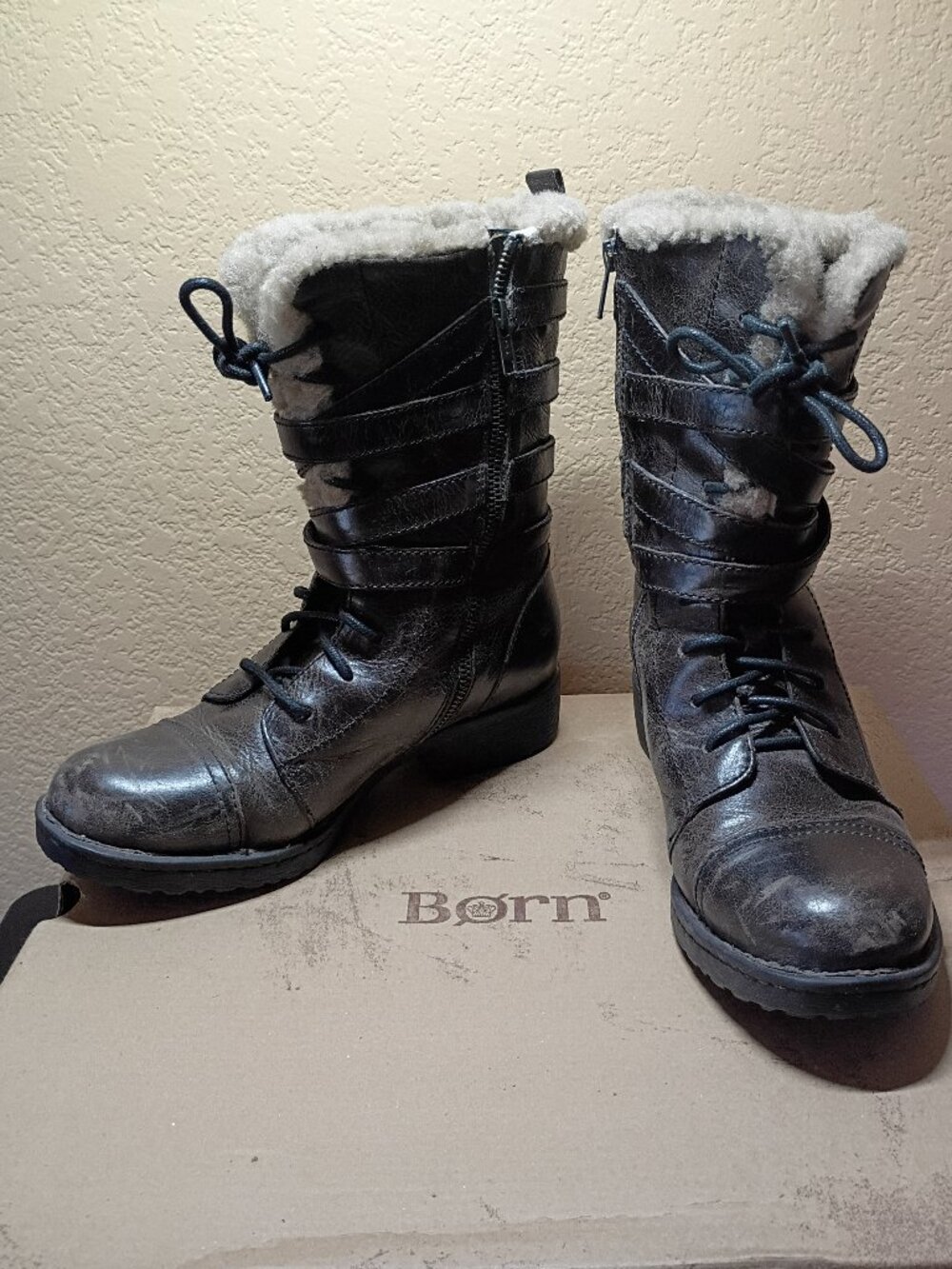 Born Zuniga Distressed Leather Shearling Lined Moto Combat Boots size 7